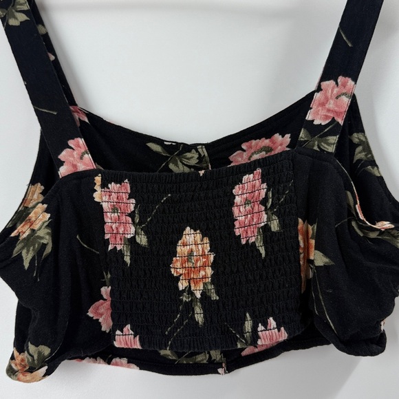 American Eagle Eagle black and rose floral crop top - Picture 15 of 16